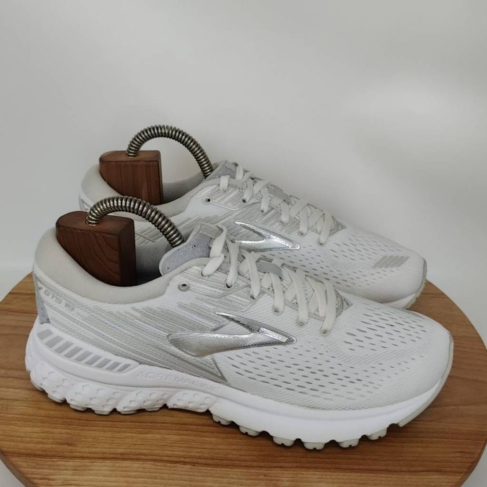 womens brooks adrenaline gts 19